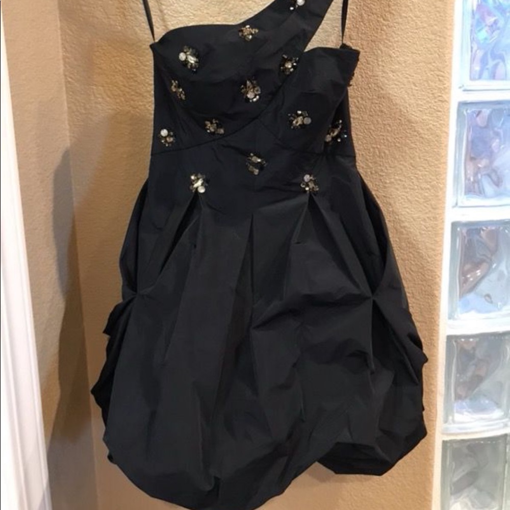 BCBG BLACK FORMAL MINI OFF THE SHOULDER DRESS US 6